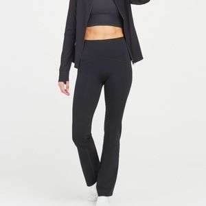 Spanx Booty Boost Flare Yoga Pant